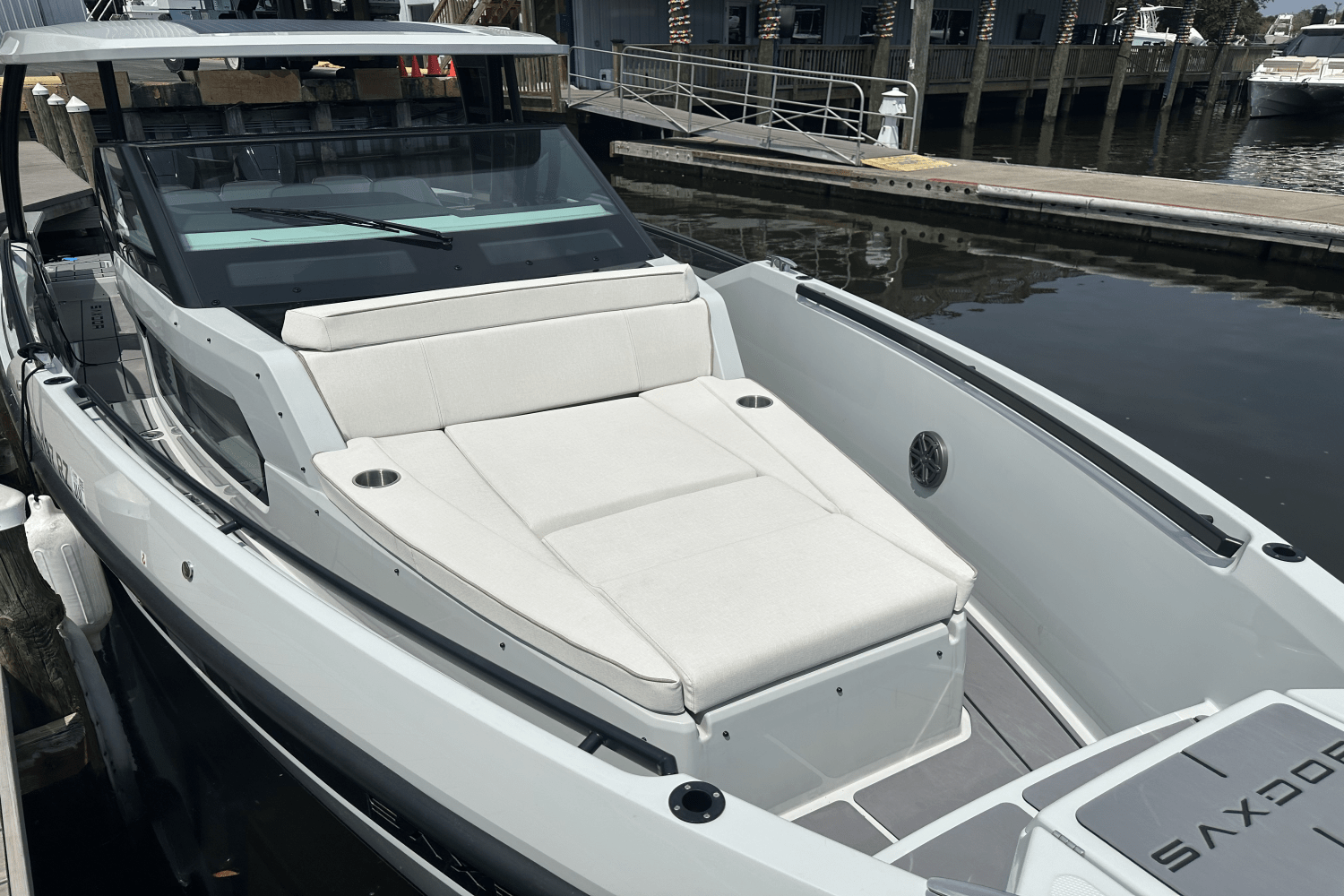 Slide: The Image of Saxdor 320 GTO 2024 - 16