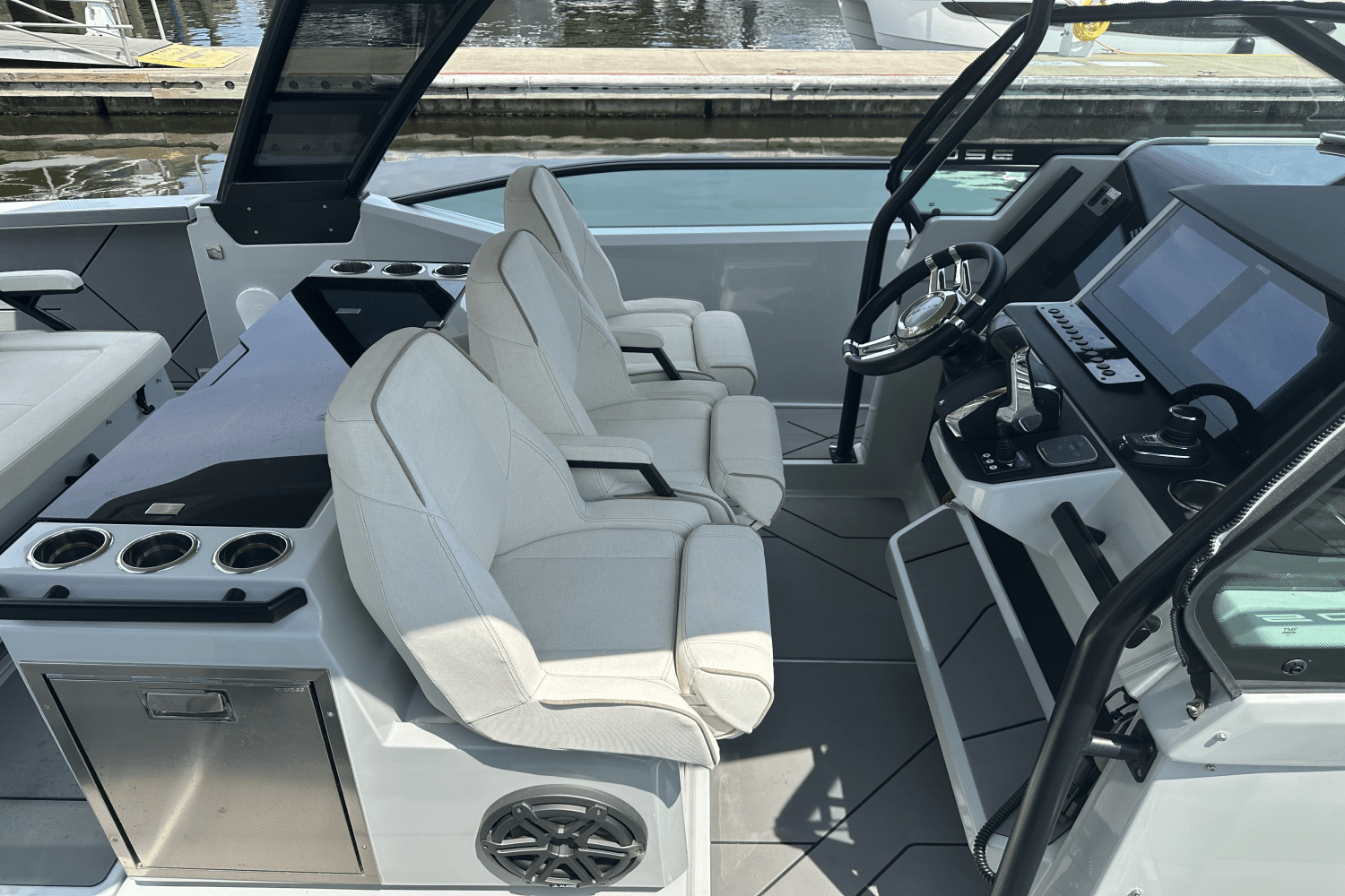 Slide: The Image of Saxdor 320 GTO 2024 - 18