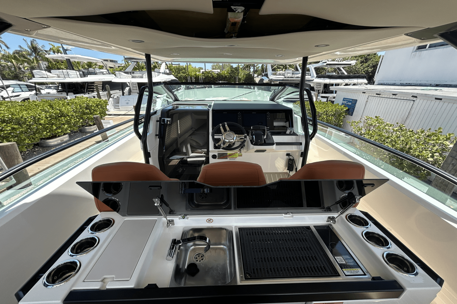 Slide: The Image of Saxdor 320 GTO 2025 - 10