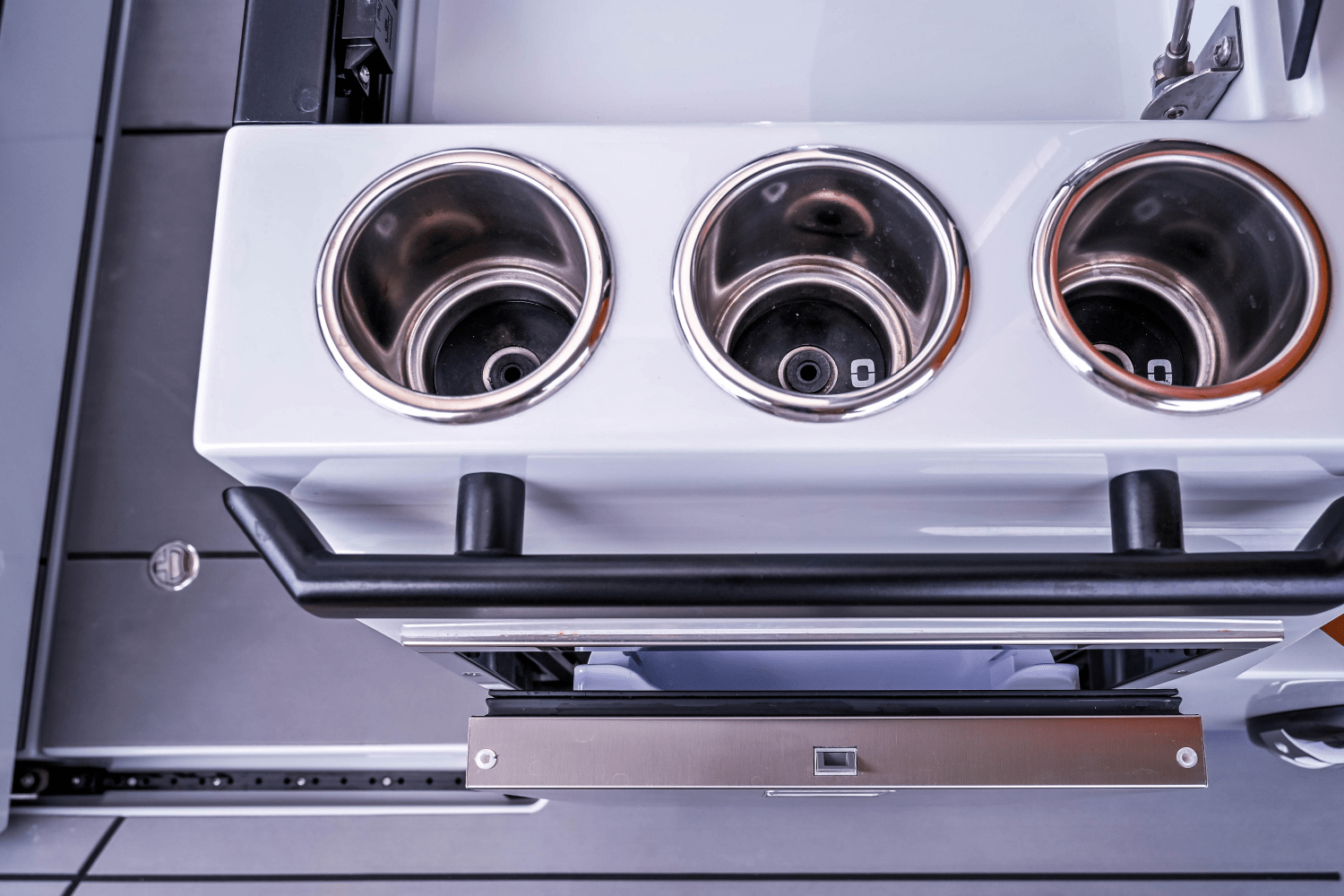 Slide: The Image of Saxdor 320 GTO 2025 - 102