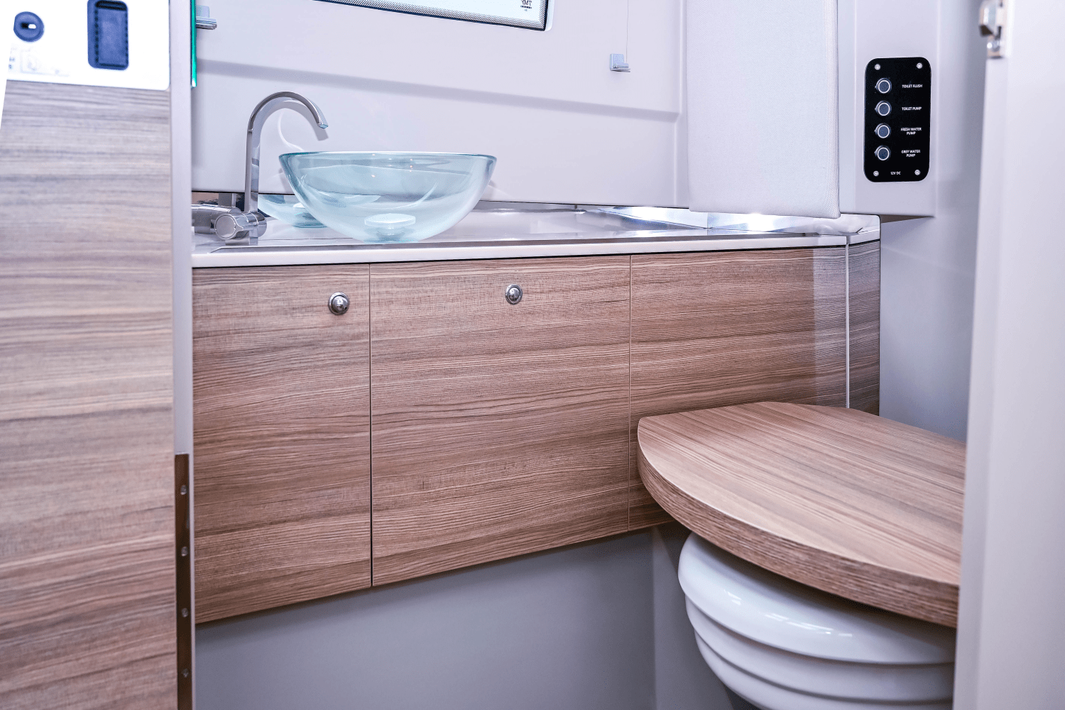 Slide: The Image of Saxdor 320 GTO 2025 - 114