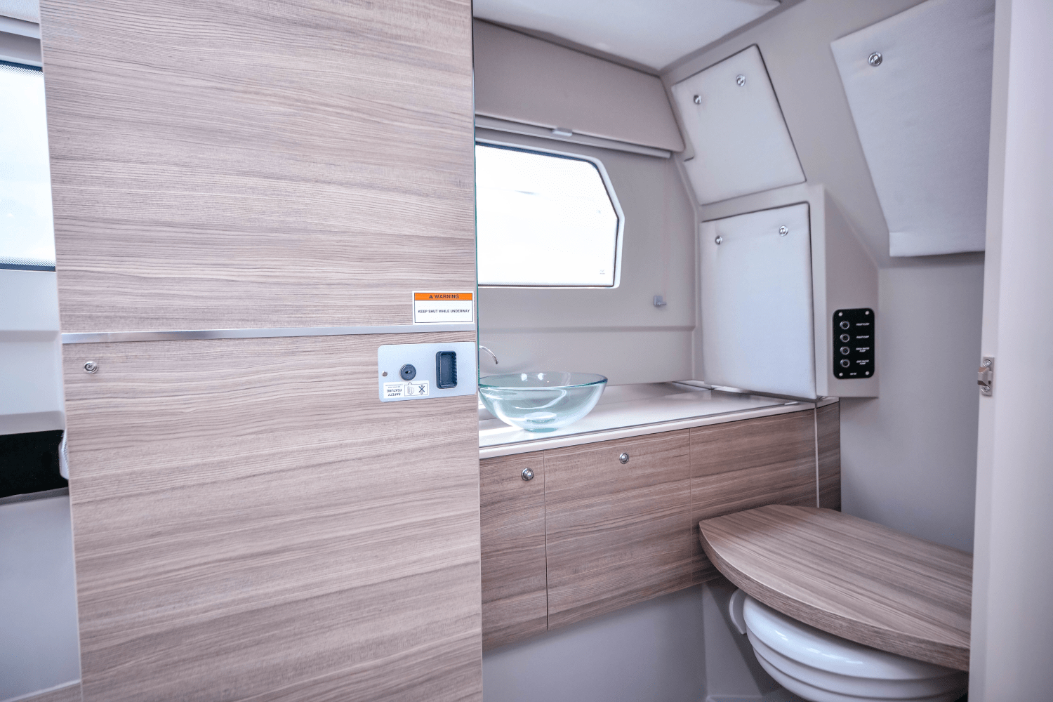 Slide: The Image of Saxdor 320 GTO 2025 - 16