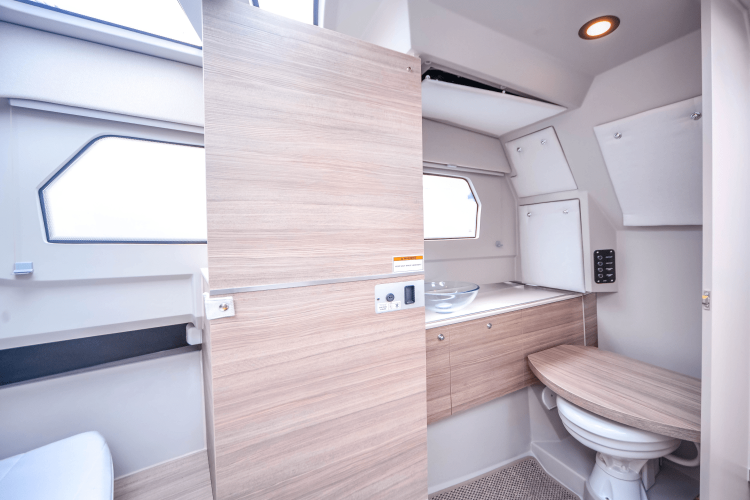 Slide: The Image of Saxdor 320 GTO 2025 - 19