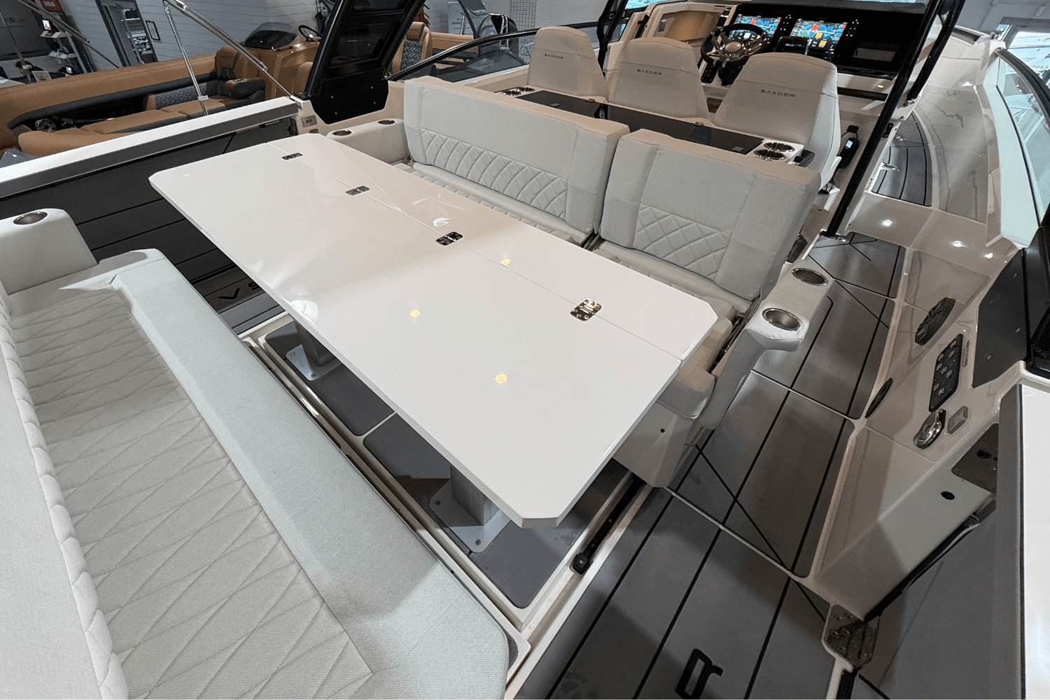 Slide: The Image of Saxdor 320 GTO 2025 - 19