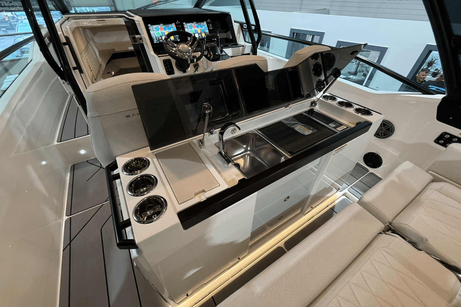 Slide: The Image of Saxdor 320 GTO 2025 - 21