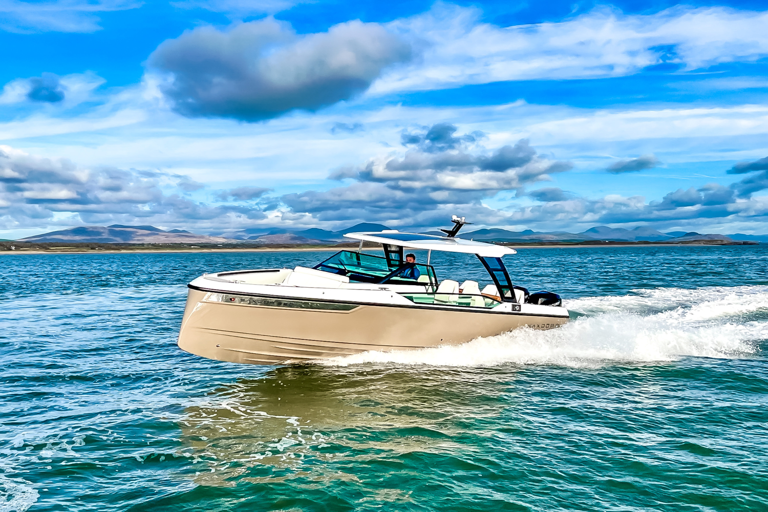 Slide: The Image of Saxdor 320 GTO 2025 - 24