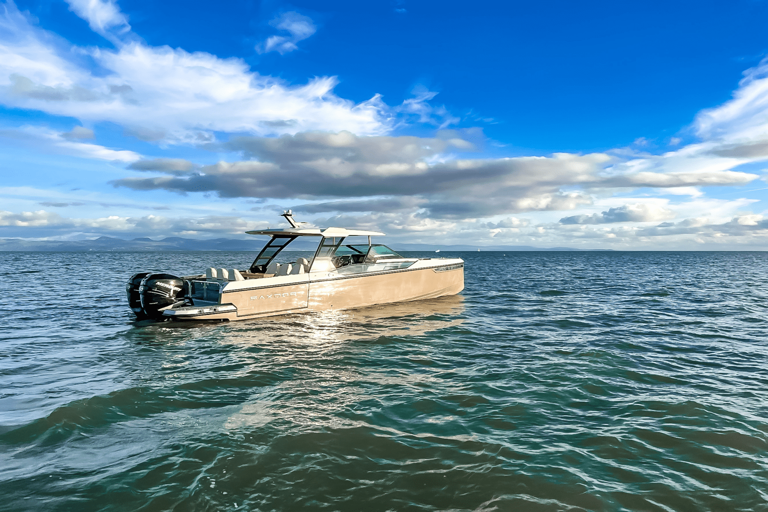 Slide: The Image of Saxdor 320 GTO 2025 - 30