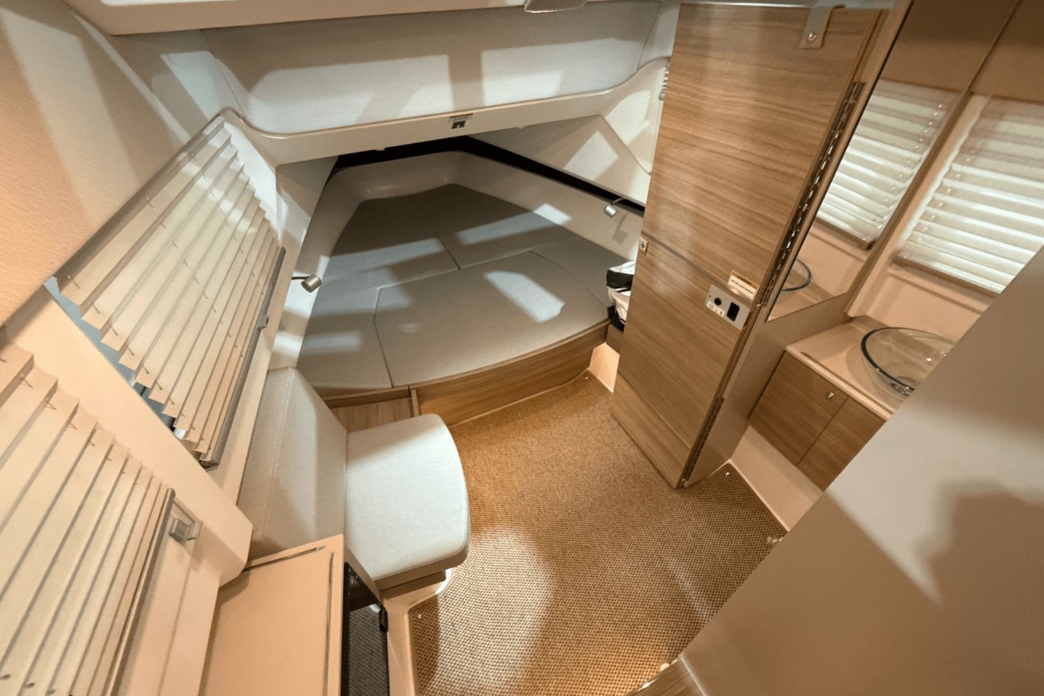 Slide: The Image of Saxdor 320 GTO 2025 - 32