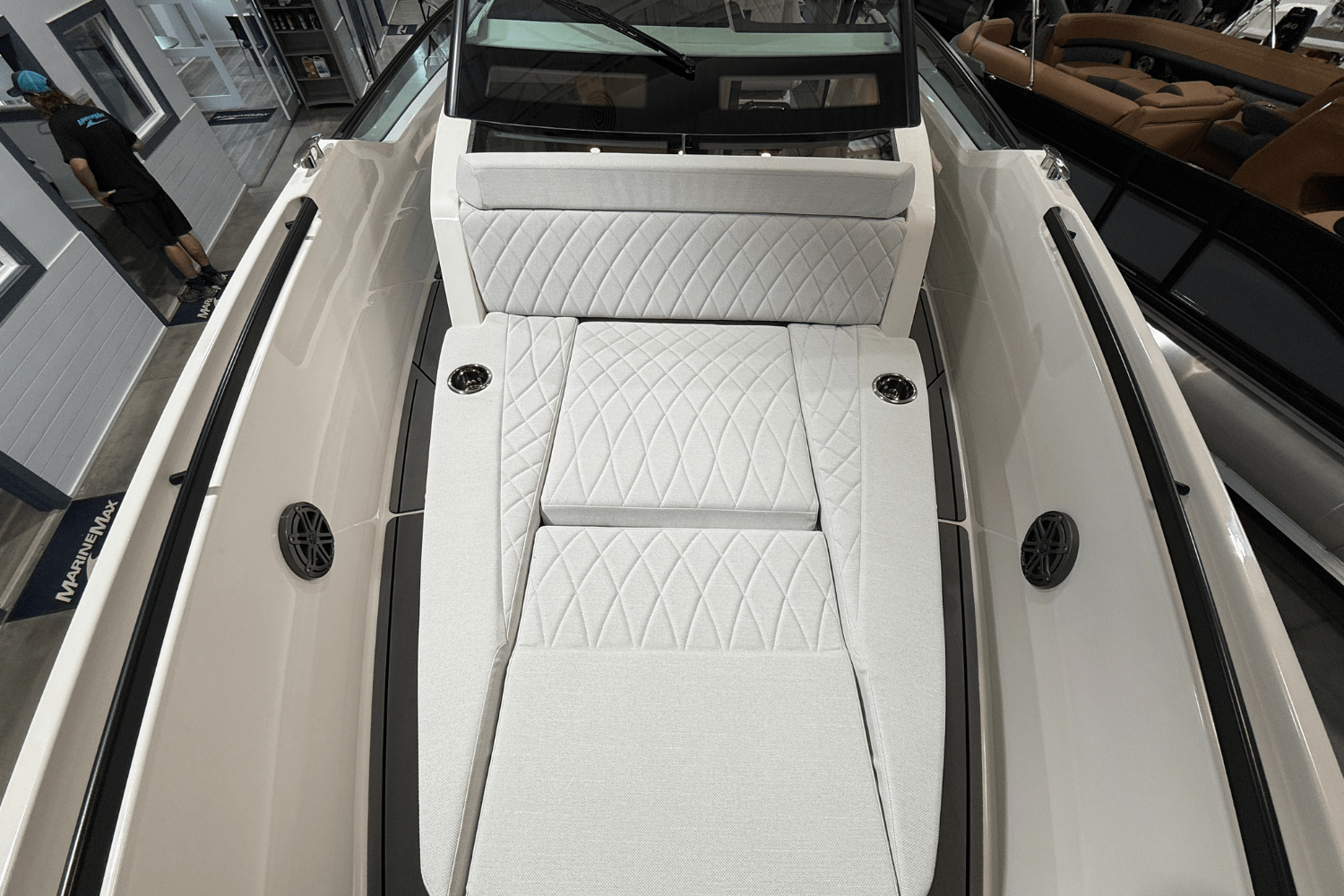 Slide: The Image of Saxdor 320 GTO 2025 - 43