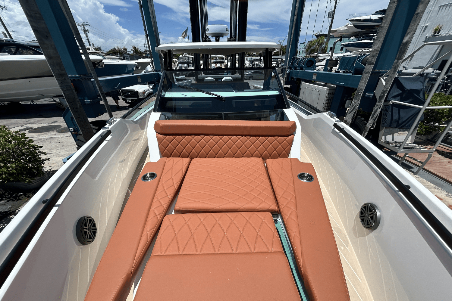 Slide: The Image of Saxdor 320 GTO 2025 - 6