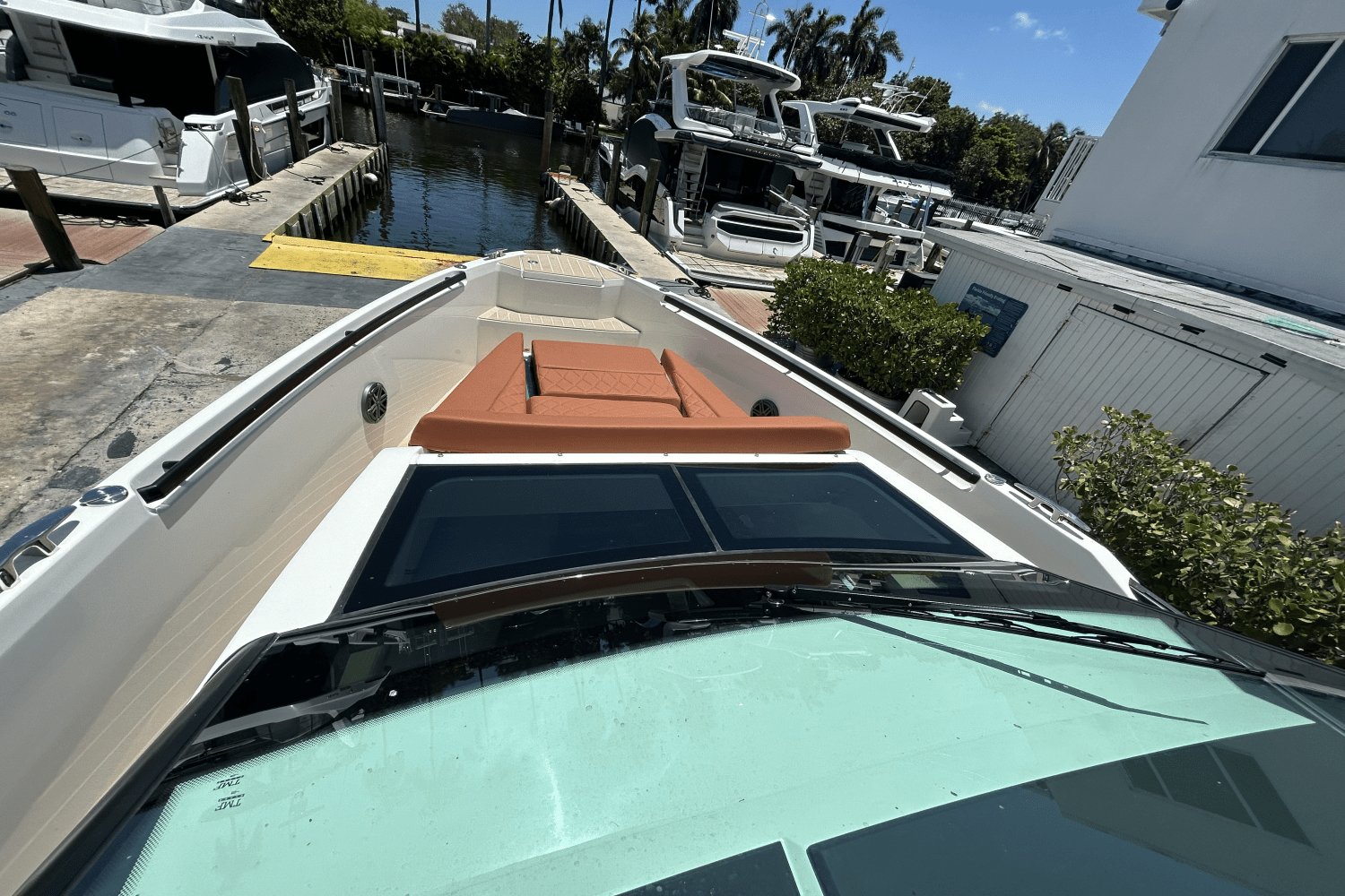 Slide: The Image of Saxdor 320 GTO 2025 - 7