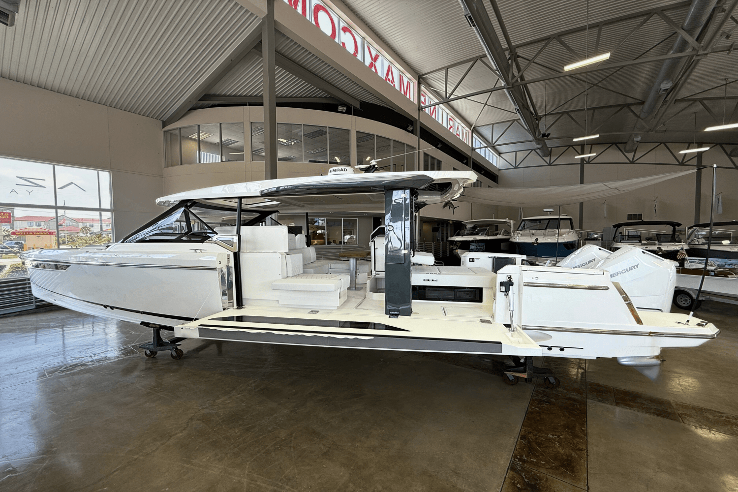 Slide: The Image of Saxdor 400 GTO 2025 - 0