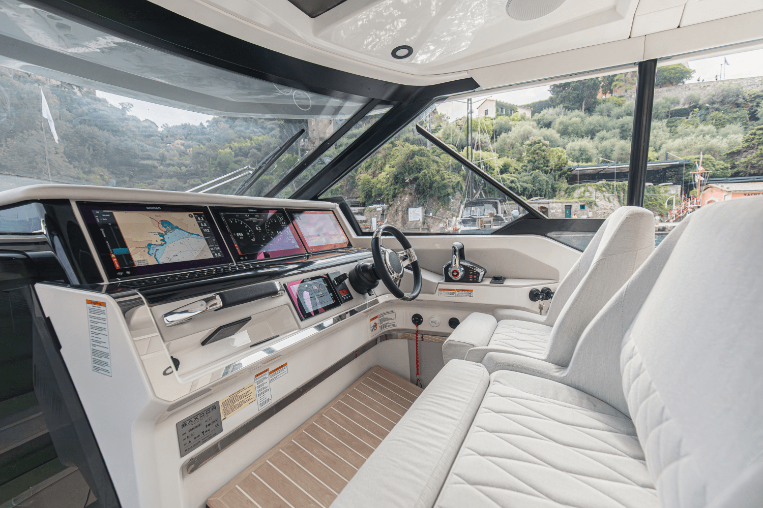 Slide: The Image of Saxdor 400 GTO 2026 - 12