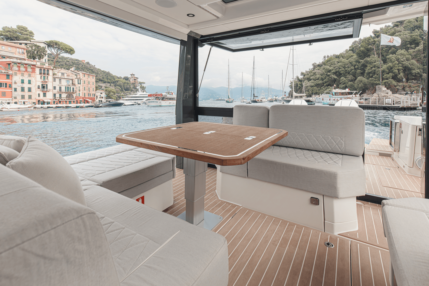 Slide: The Image of Saxdor 400 GTO 2026 - 5