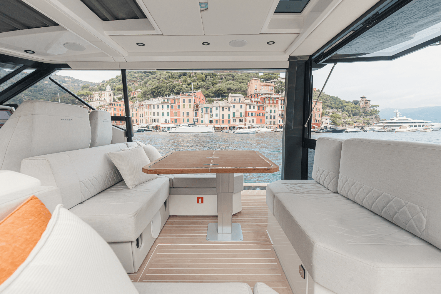 Slide: The Image of Saxdor 400 GTO 2026 - 8