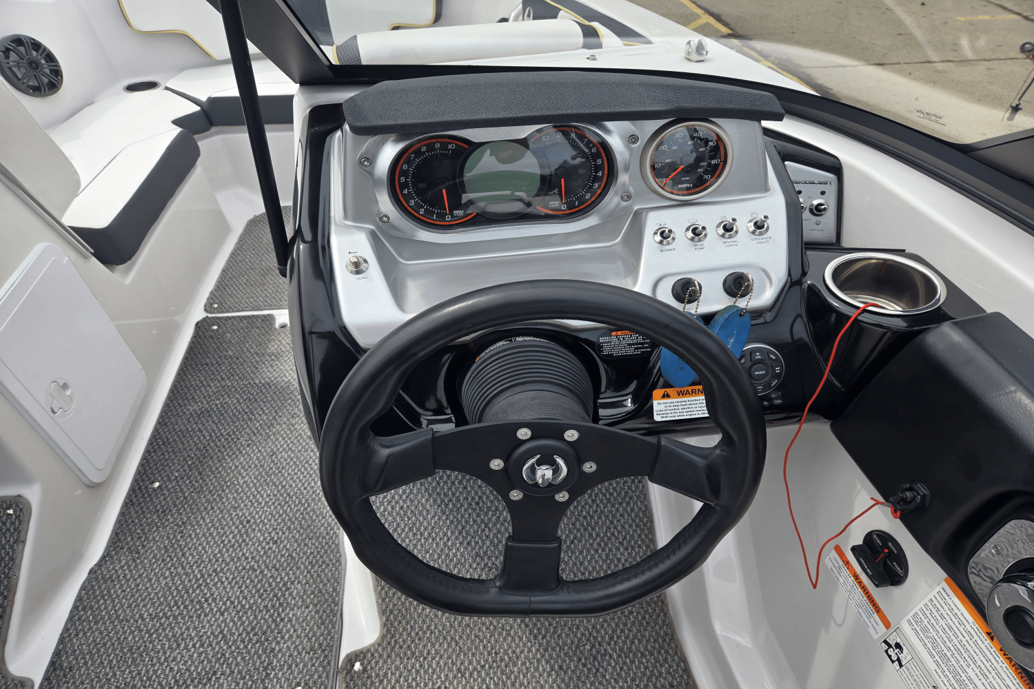 Slide: The Image of Scarab 215 HO/IMPULSE 2016 - 16