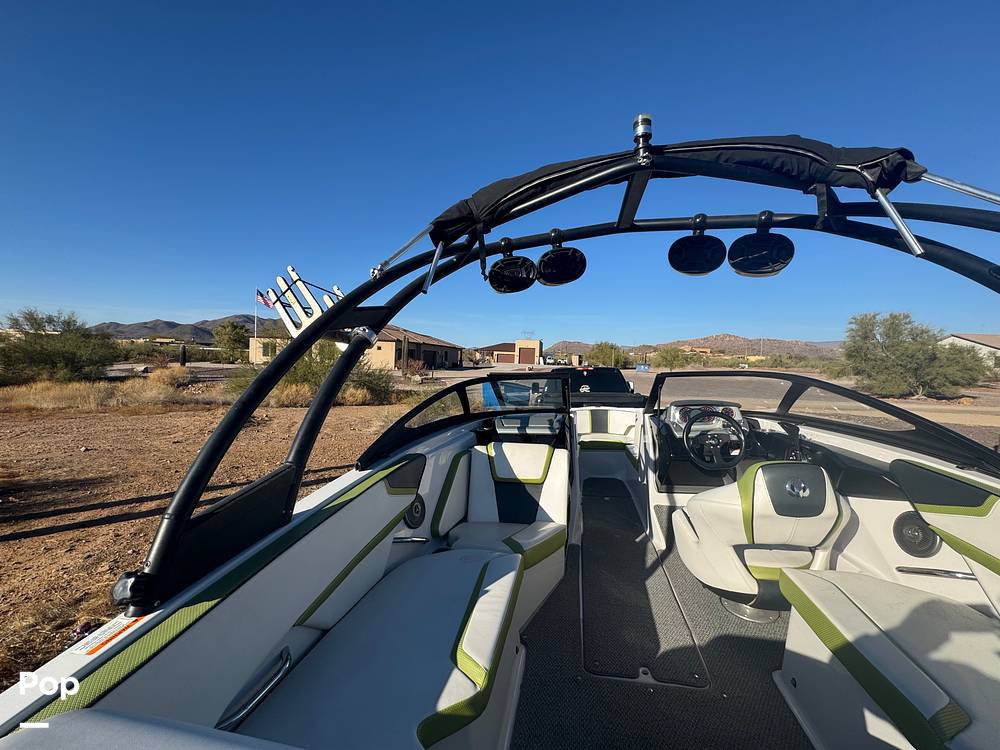 Slide: The Image of Scarab 215 Wake 2015 - 28