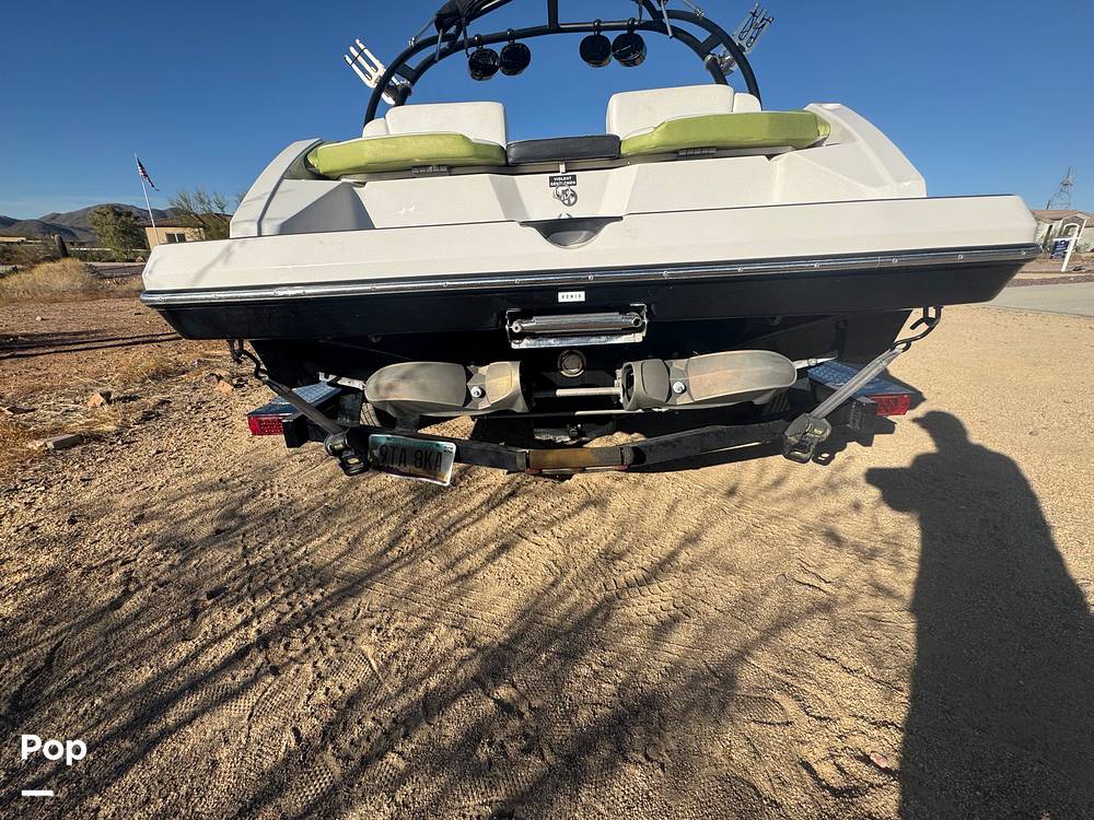 Slide: The Image of Scarab 215 Wake 2015 - 37