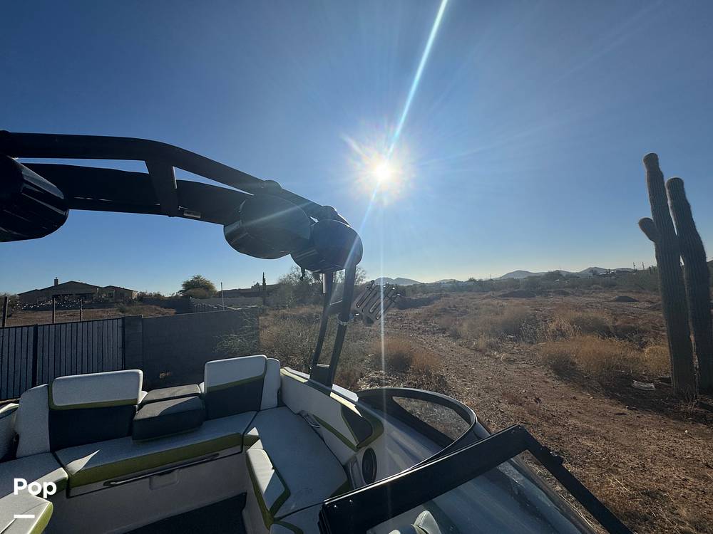 Slide: The Image of Scarab 215 Wake 2015 - 46