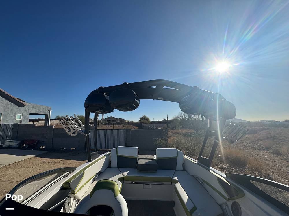 Slide: The Image of Scarab 215 Wake 2015 - 48