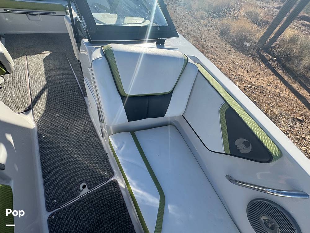Slide: The Image of Scarab 215 Wake 2015 - 50