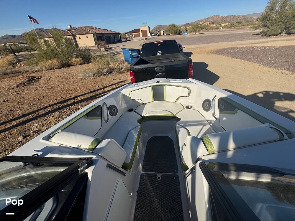 Slide: The Image of Scarab 215 Wake 2015 - 54