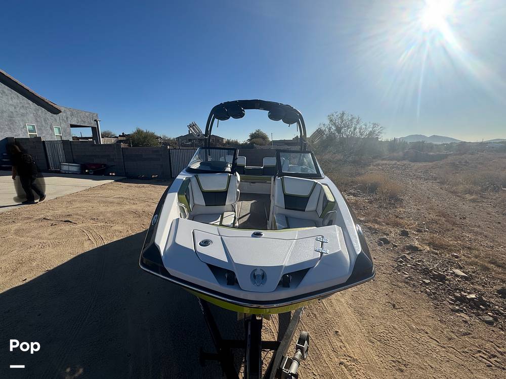 Slide: The Image of Scarab 215 Wake 2015 - 59
