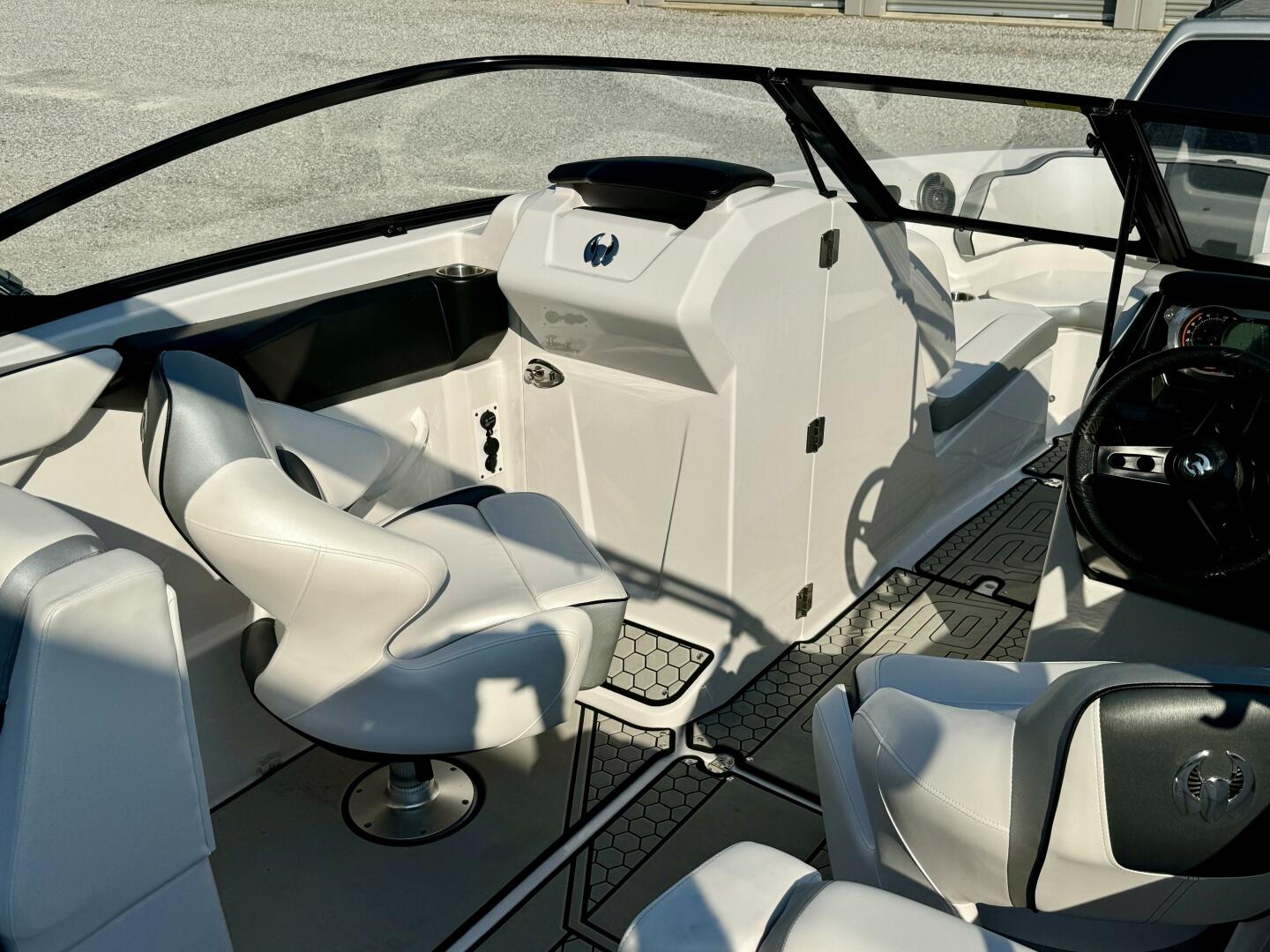 Slide: The Image of Scarab 255 G Jet Boat 2018 - 4565356