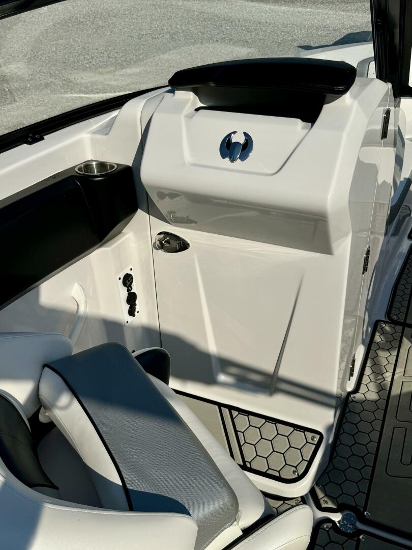 Slide: The Image of Scarab 255 G Jet Boat 2018 - 4565359