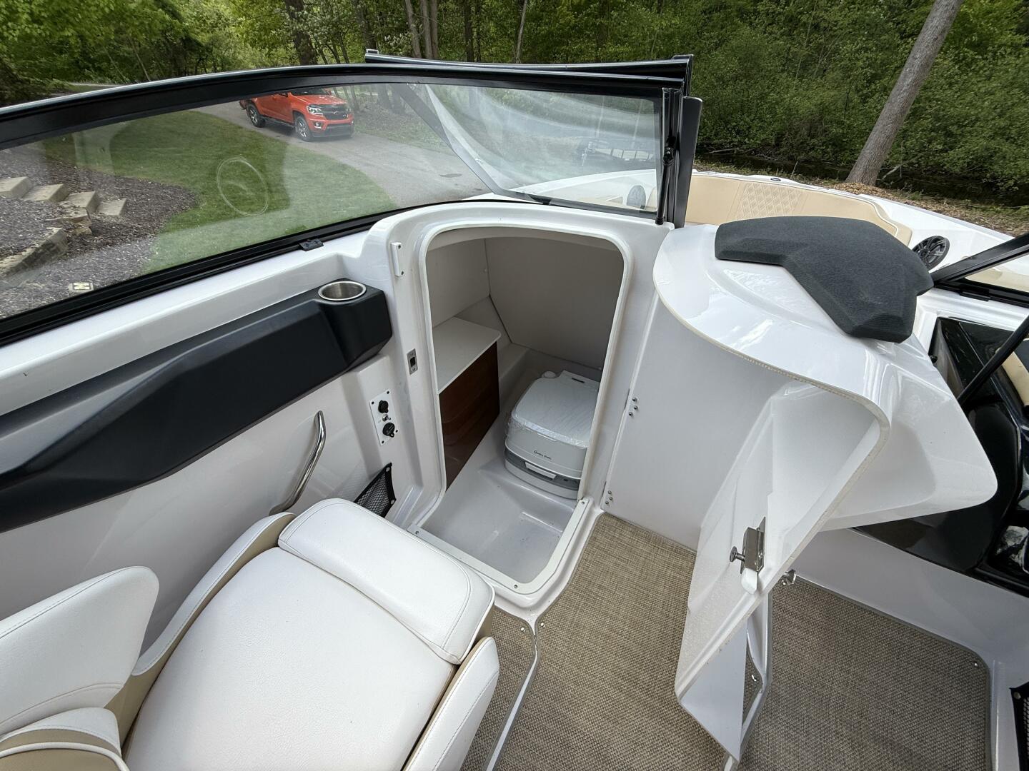 Slide: The Image of Scarab 255 H.O. Platinum 2016 - 5347576