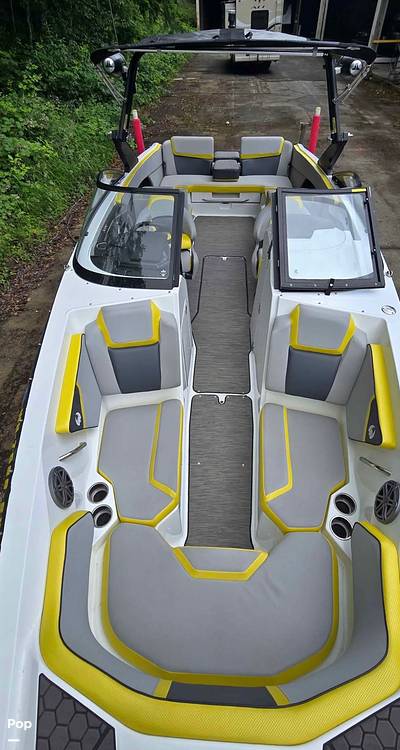 Slide: The Image of Scarab 255id Wake Edition HO 2021 - 15631490