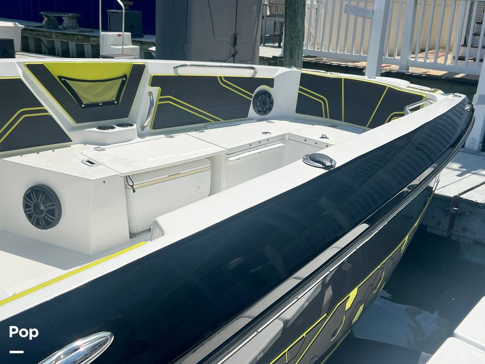 Slide: The Image of Scarab 255 Open 2020 - 26