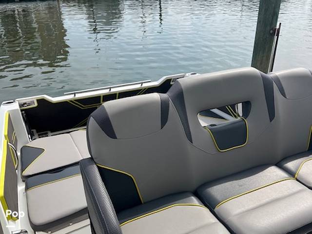 Slide: The Image of Scarab 255 Open 2020 - 41