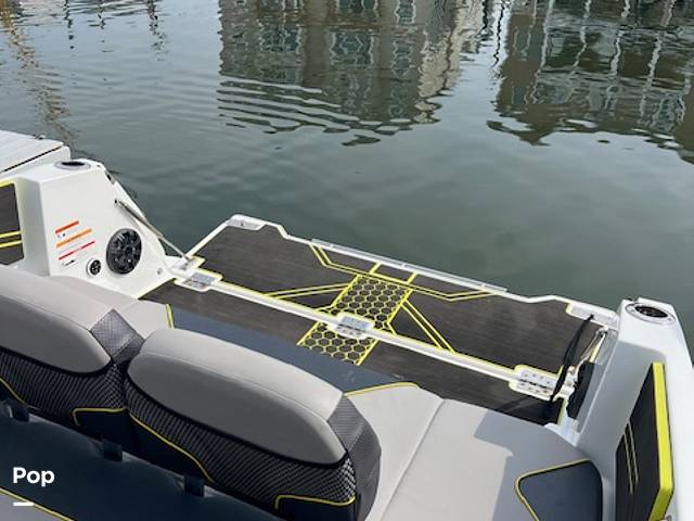 Slide: The Image of Scarab 255 Open 2020 - 45