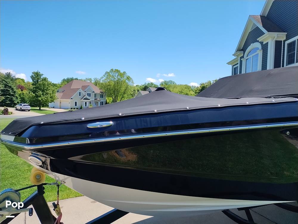 Slide: The Image of Scarab 255 Platinum 2017 - 14211805