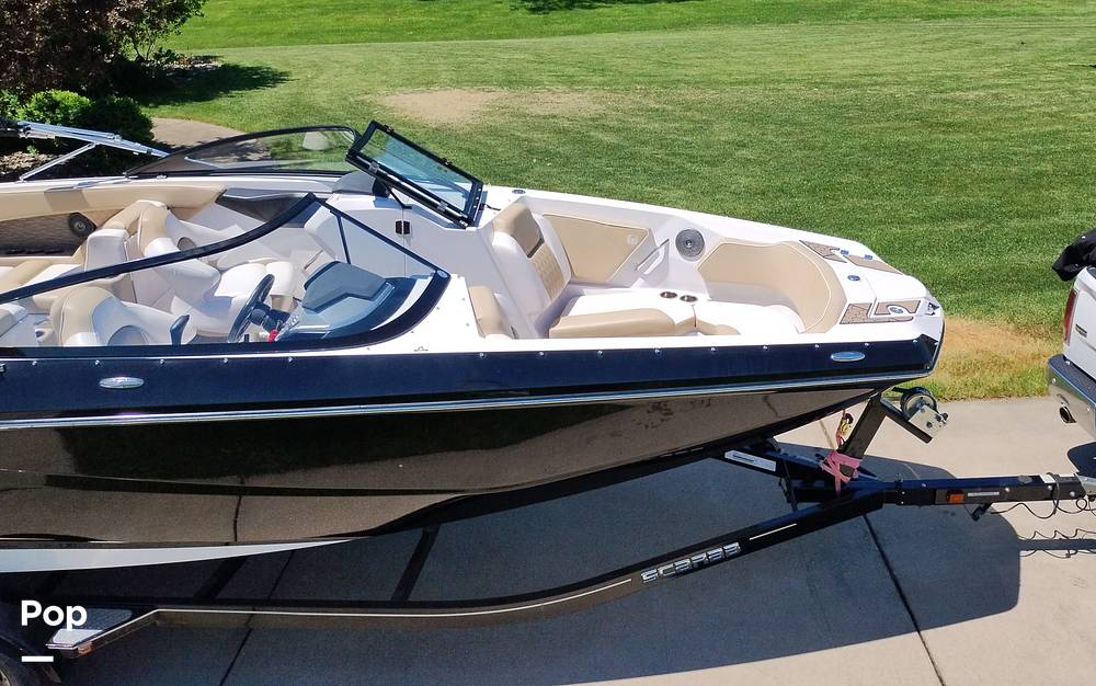 Slide: The Image of Scarab 255 Platinum 2017 - 14211816