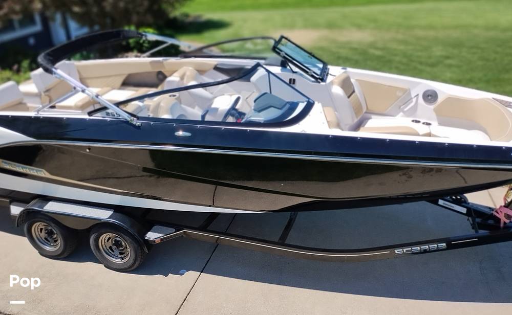 Slide: The Image of Scarab 255 Platinum 2017 - 14211820