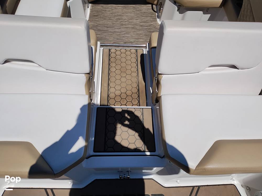 Slide: The Image of Scarab 255 Platinum 2017 - 14211828