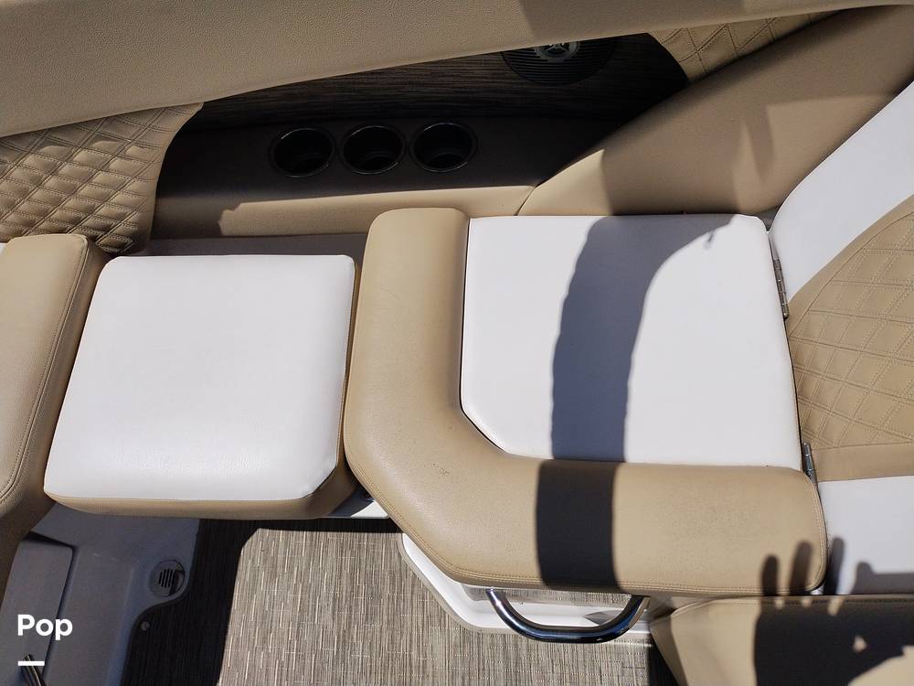 Slide: The Image of Scarab 255 Platinum 2017 - 14211832