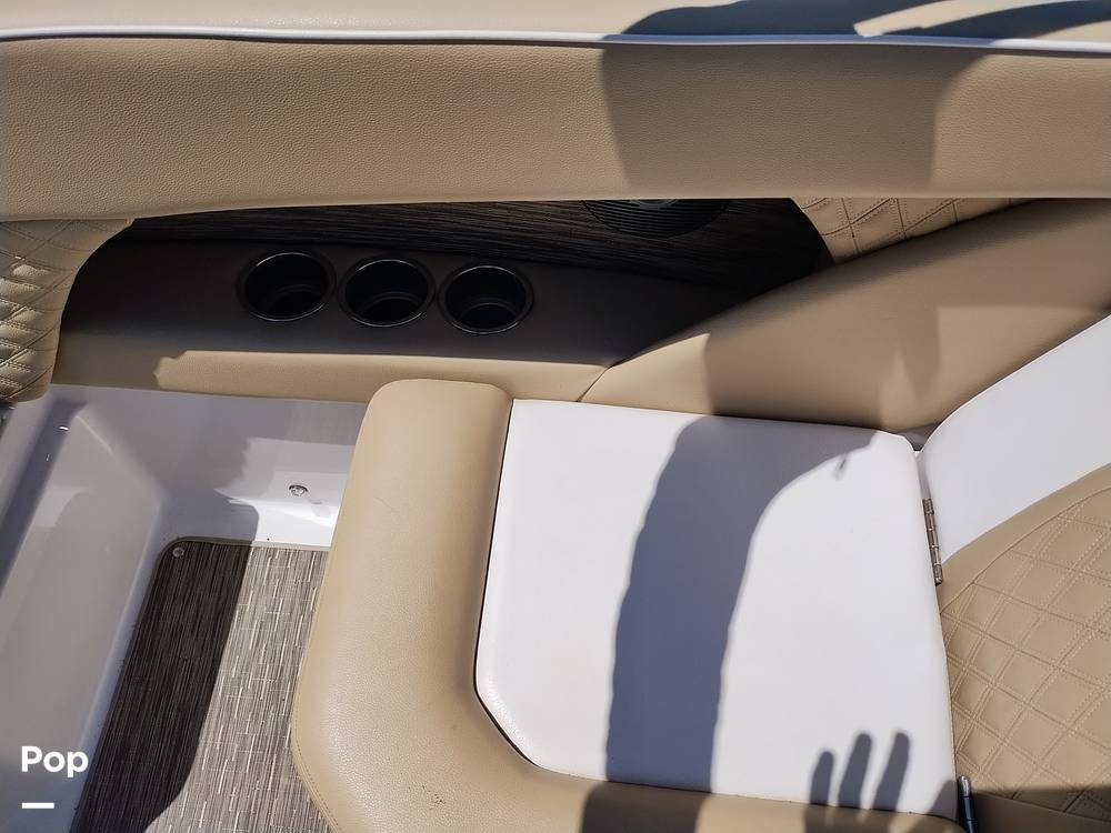 Slide: The Image of Scarab 255 Platinum 2017 - 14211835