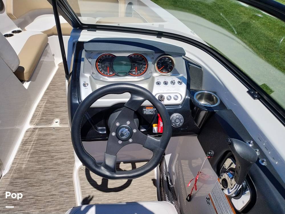 Slide: The Image of Scarab 255 Platinum 2017 - 14211838