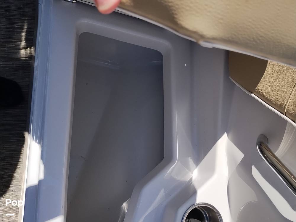 Slide: The Image of Scarab 255 Platinum 2017 - 14211878