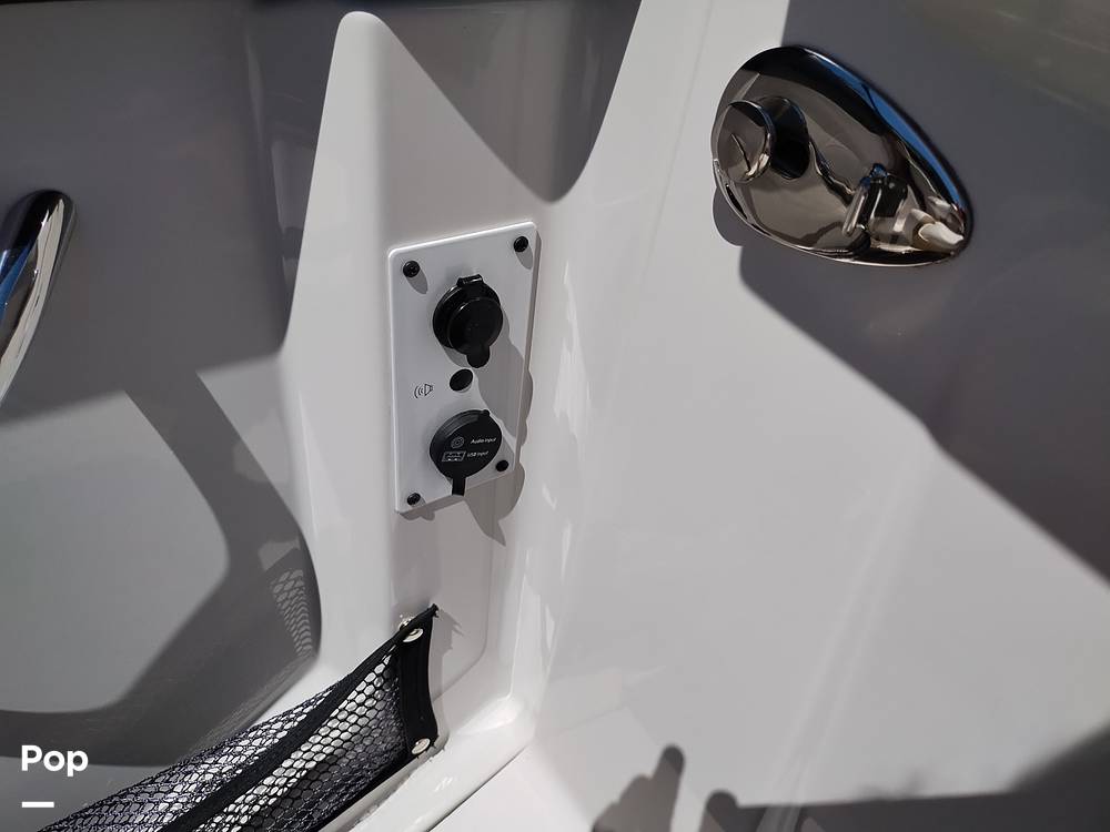 Slide: The Image of Scarab 255 Platinum 2017 - 14211891