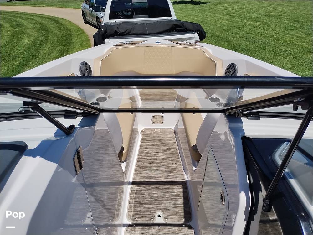 Slide: The Image of Scarab 255 Platinum 2017 - 14211894