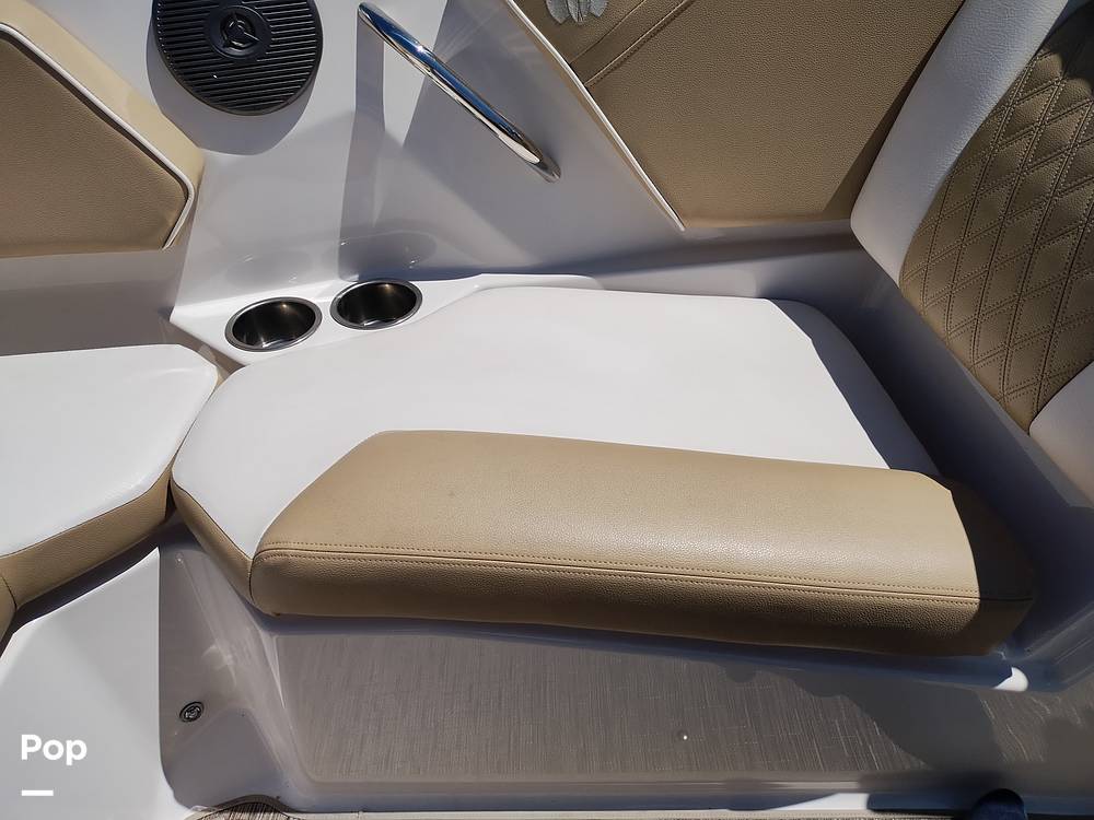 Slide: The Image of Scarab 255 Platinum 2017 - 14211899