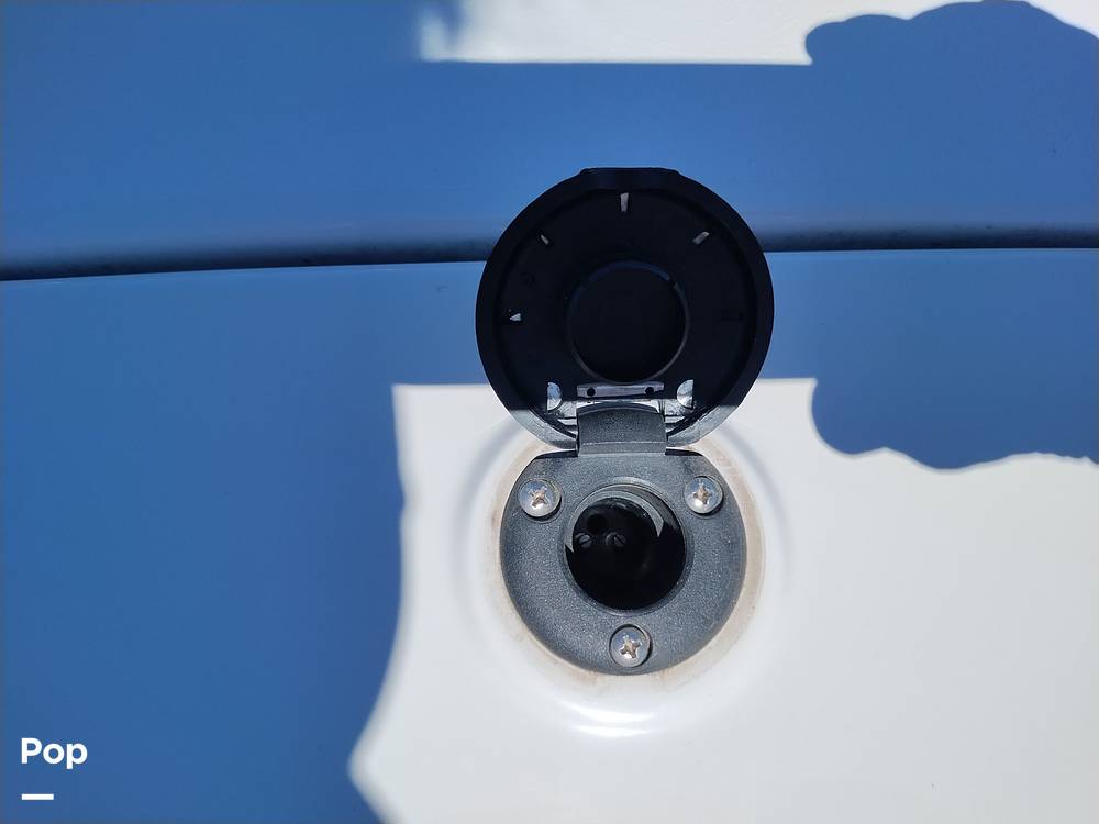 Slide: The Image of Scarab 255 Platinum 2017 - 14211908