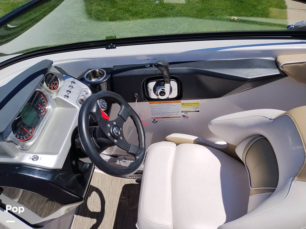 Slide: The Image of Scarab 255 Platinum 2017 - 14211927