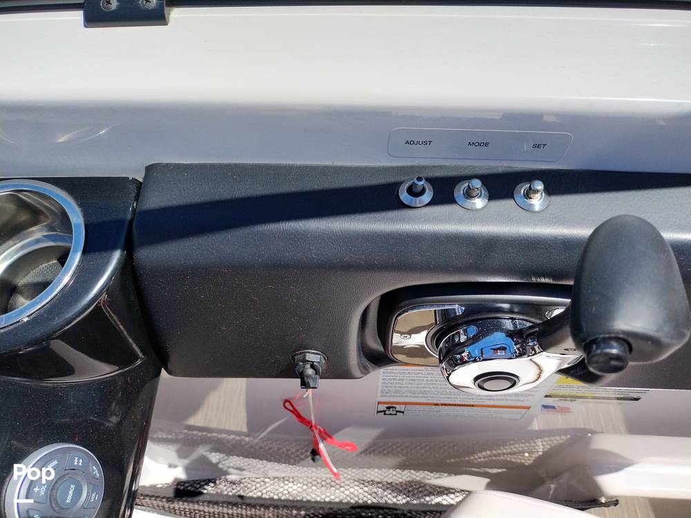 Slide: The Image of Scarab 255 Platinum 2017 - 14211928