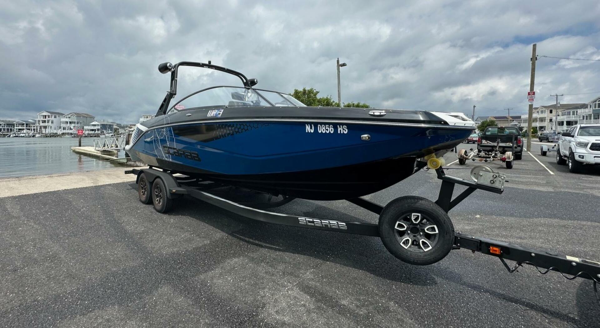 Slide: The Image of Scarab 255 Wake ID 2022 - 5487288