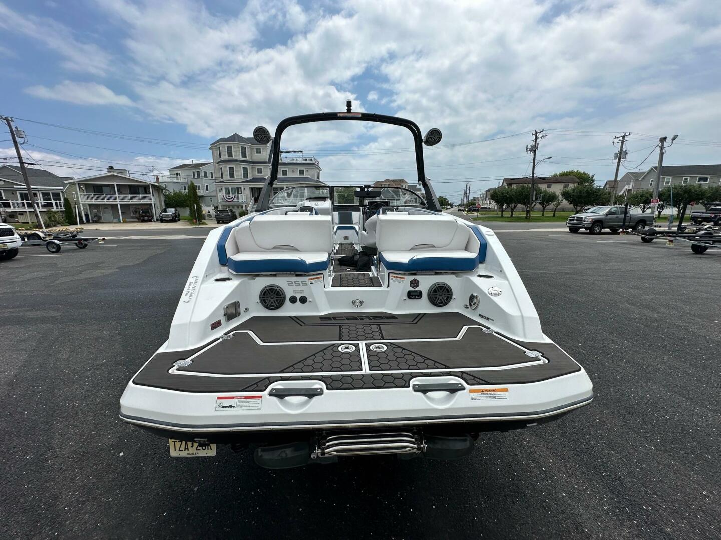 Slide: The Image of Scarab 255 Wake ID 2022 - 5487290